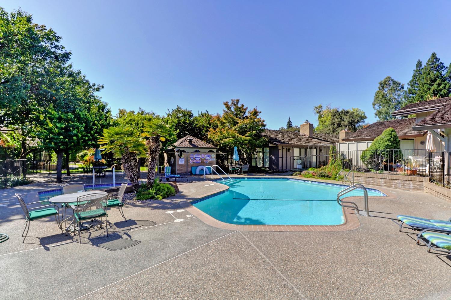 2800 Calle Vista Way
