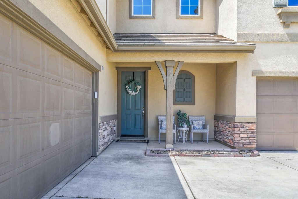 Photo of 10084 Cape Verde Drive, Elk Grove, CA 95757 (MLS # 226007530)