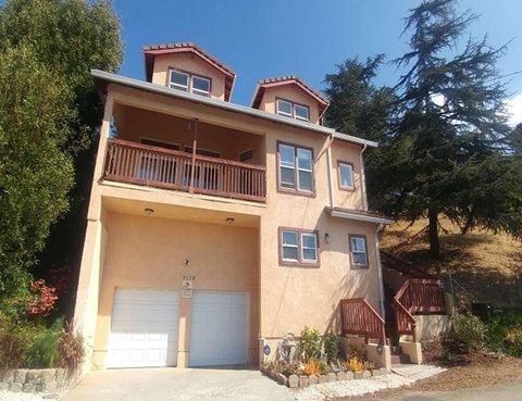 9028 Burr Street Oakland CA 94605