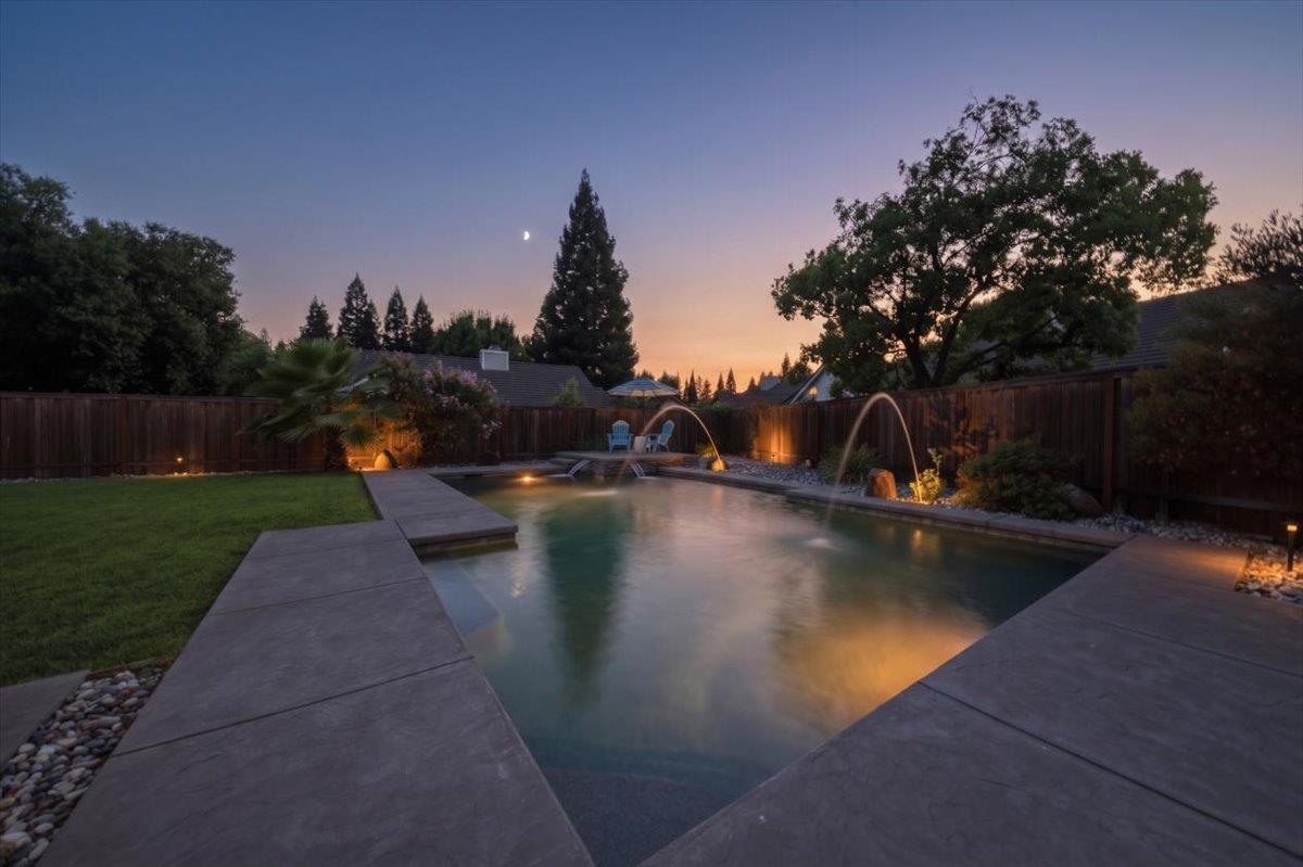 903 Graf Court