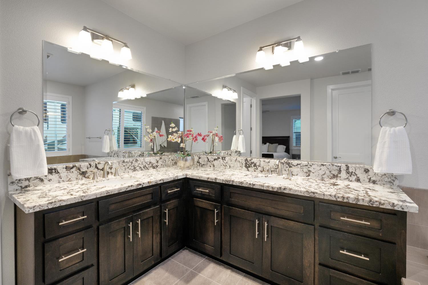 Picture for the property 226022372, 3 beds, 3 baths