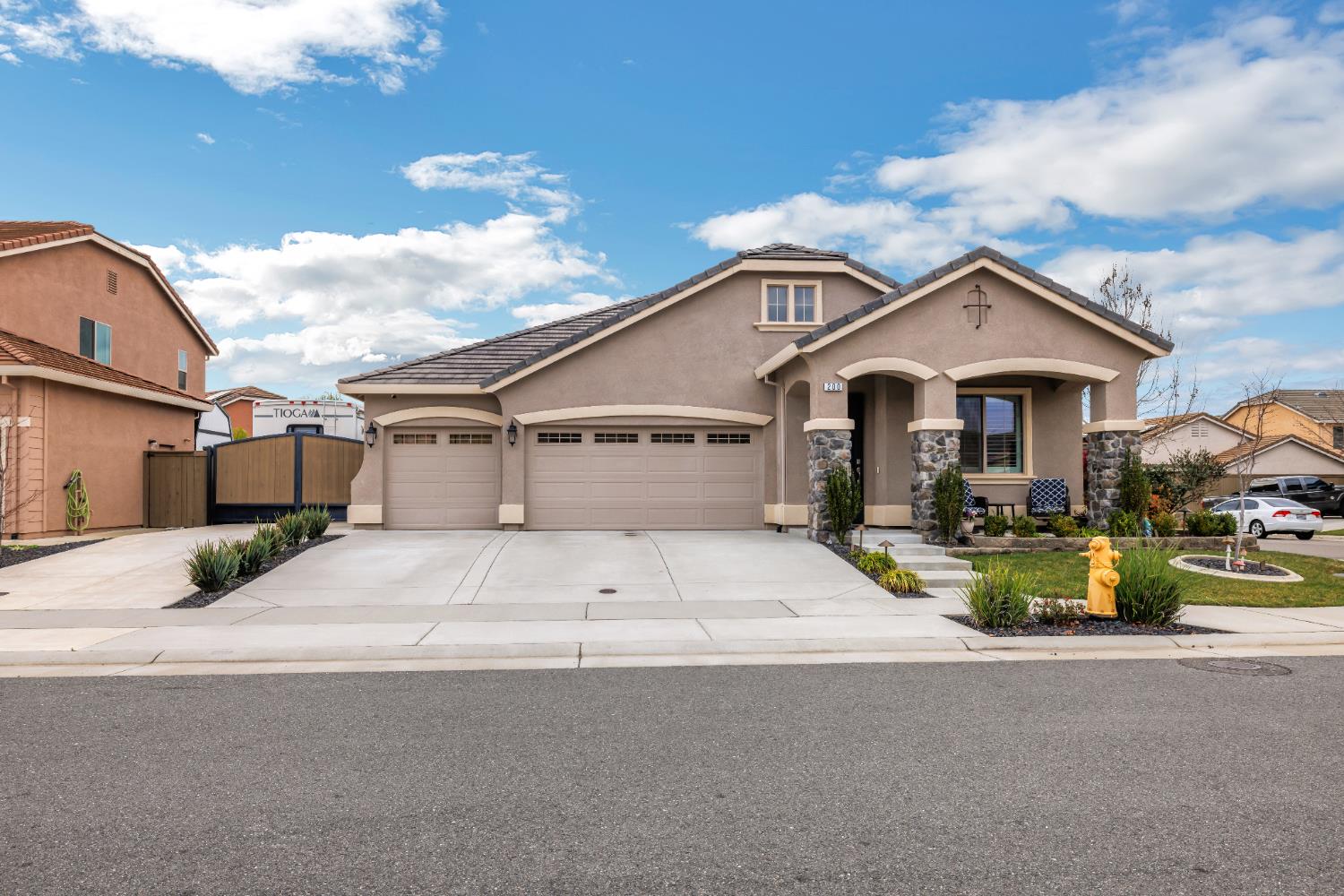 Picture for the property 226022372, 3 beds, 3 baths