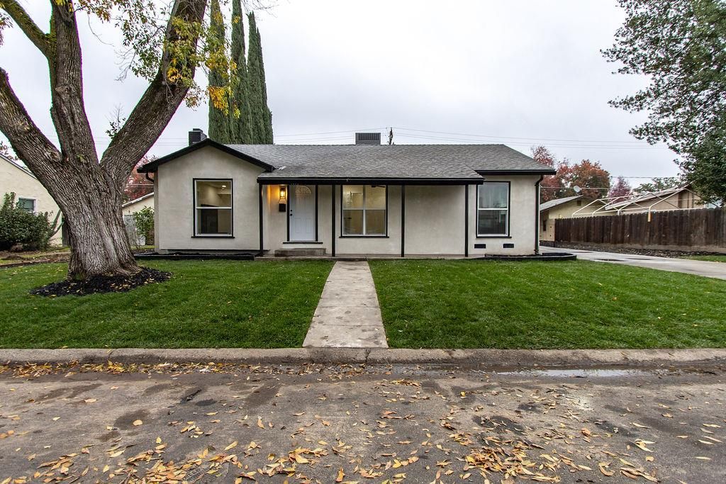 Photo of 1413 Del Monte Avenue, Modesto, CA 95350 (MLS # 225147344)