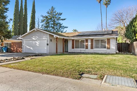 1542 Granada Way Yuba City CA 95993