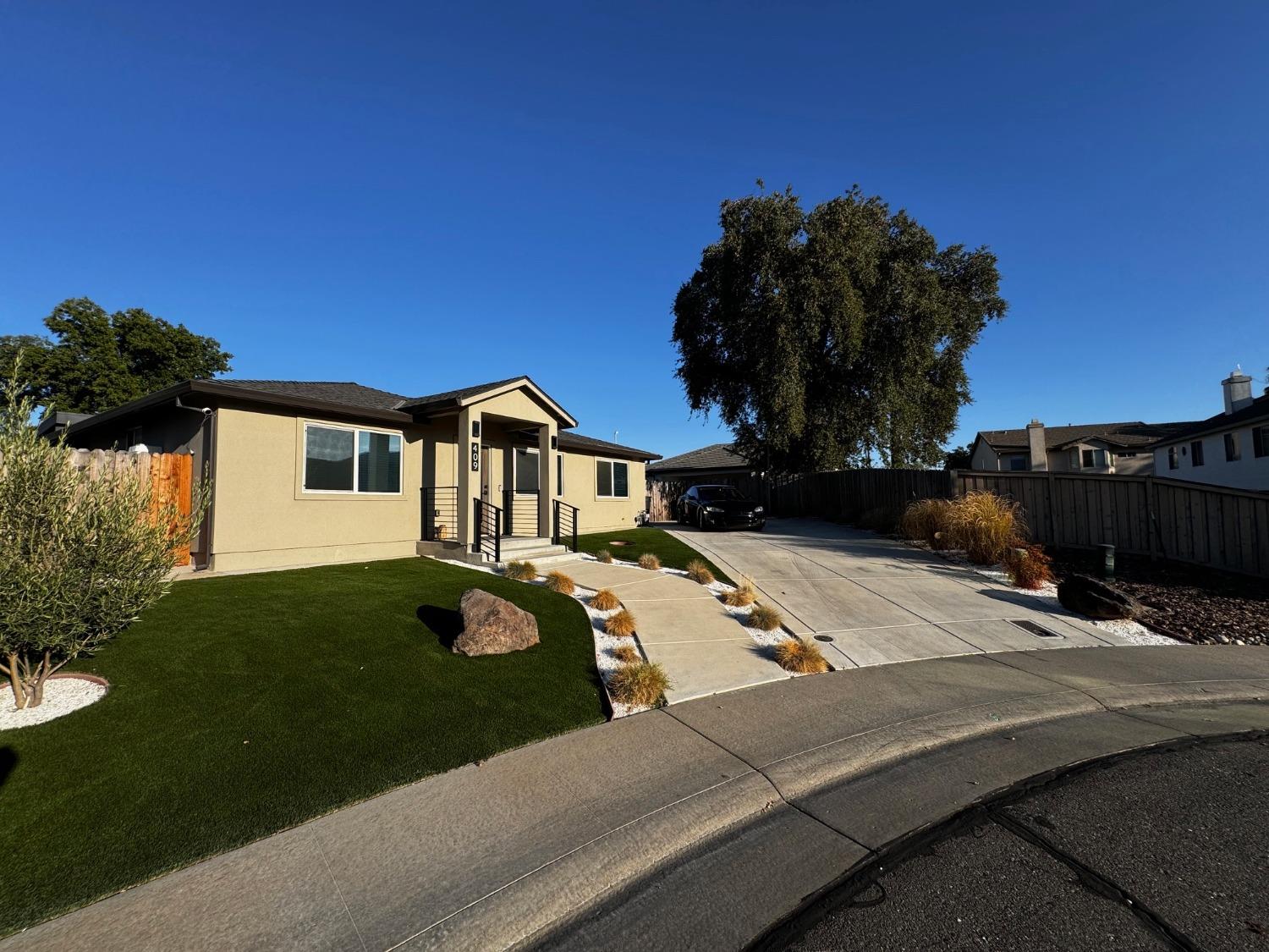409 Hovey Court