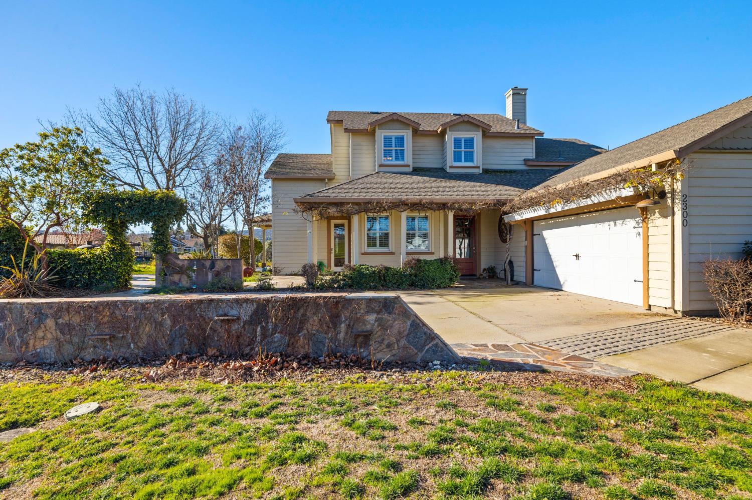 2300 Oak Creek Drive