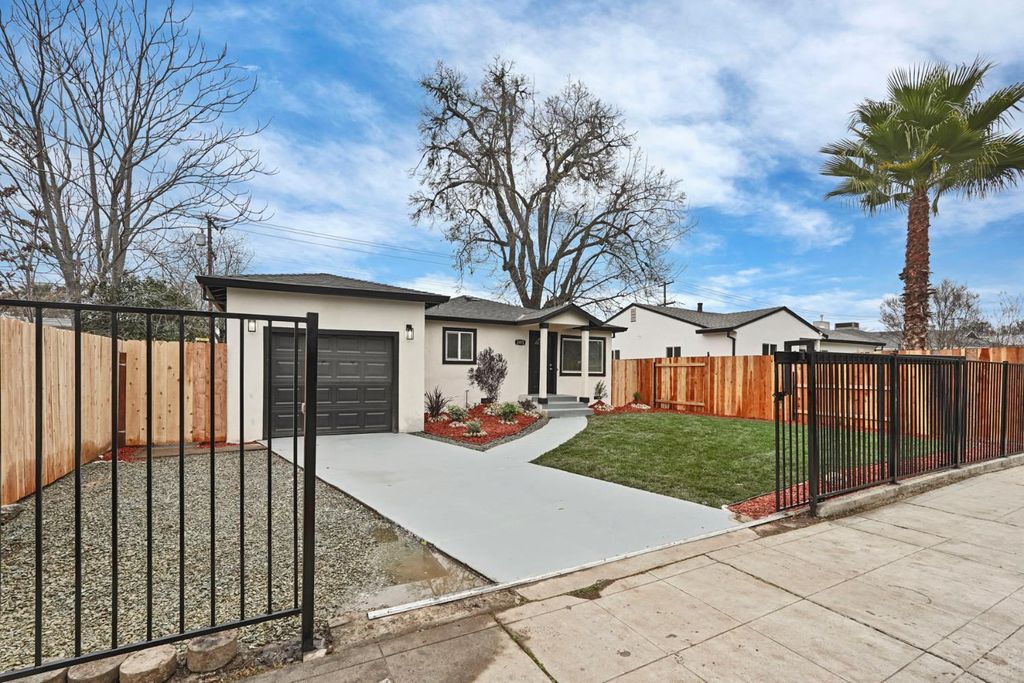 Photo of 2415 E Taylor Street, Stockton, CA 95205 (MLS # 226007567)