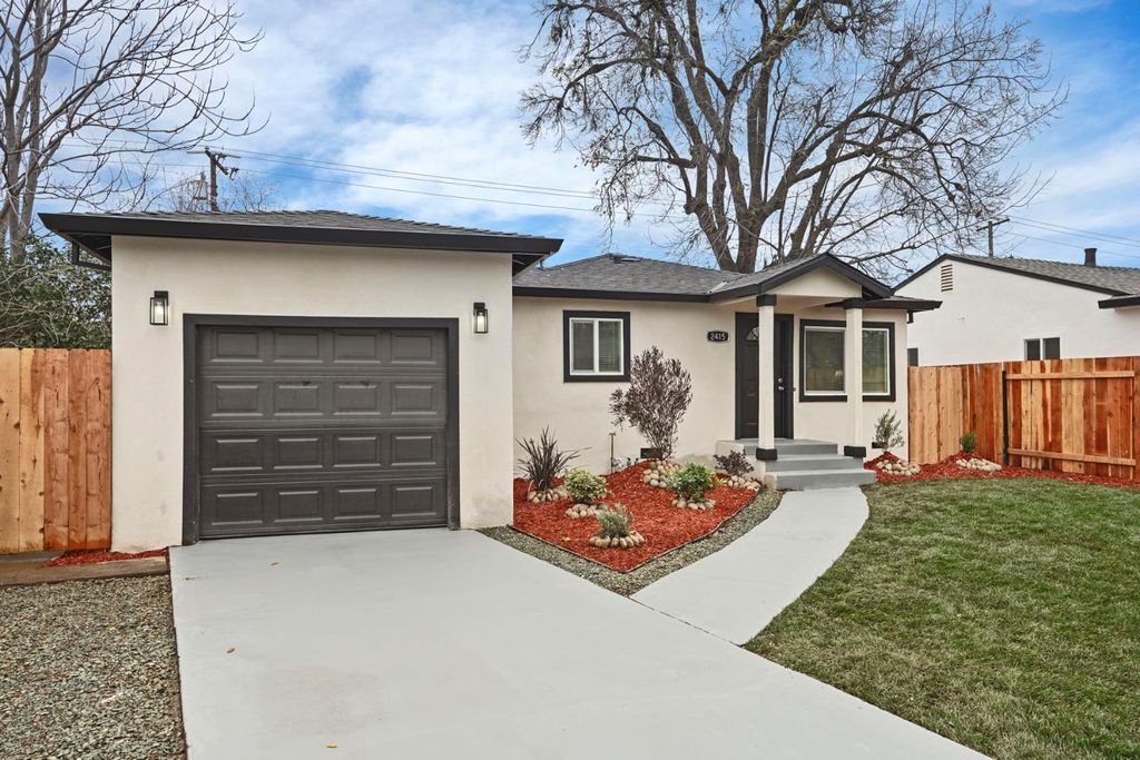 Photo of 2415 E Taylor Street, Stockton, CA 95205 (MLS # 226007567)