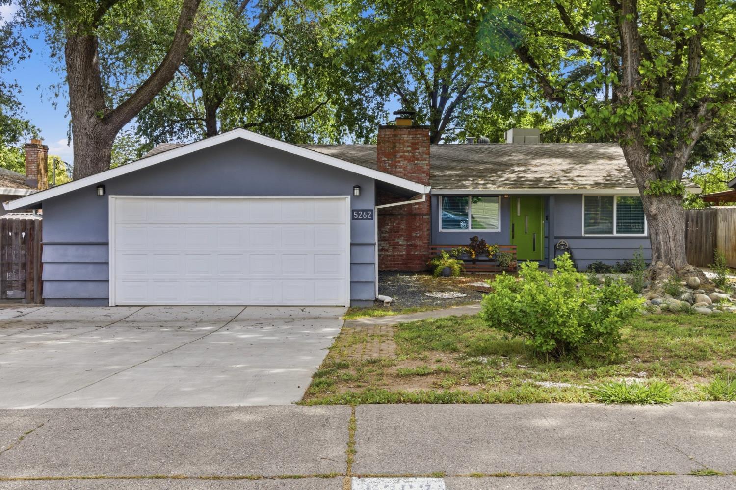 5262 E Flagstone Street