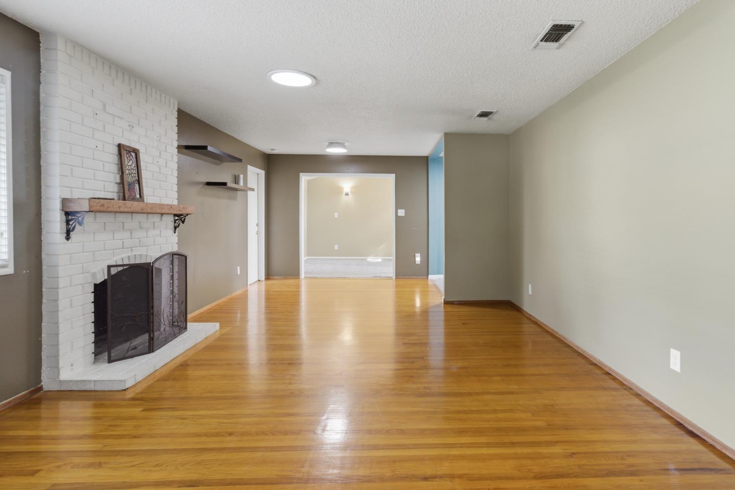 5262 E Flagstone Street