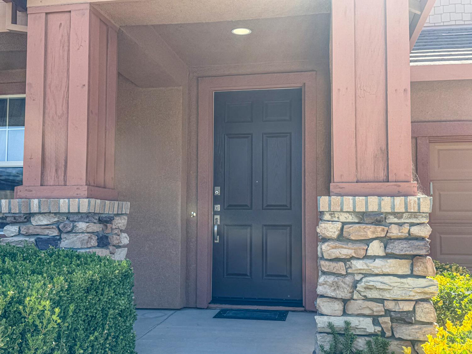 484 Presidio Place