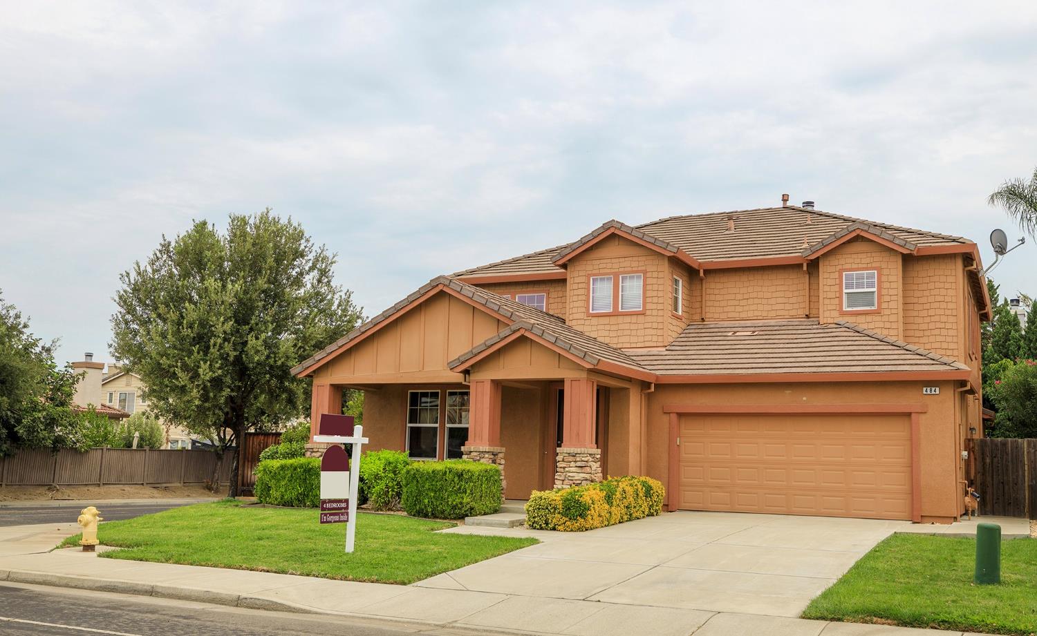 484 Presidio Place