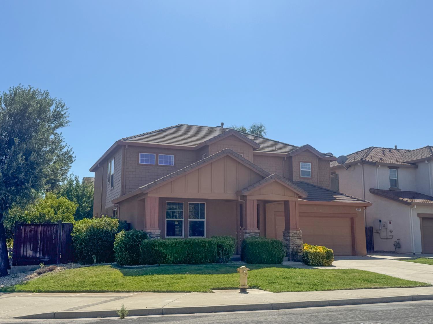 484 Presidio Place