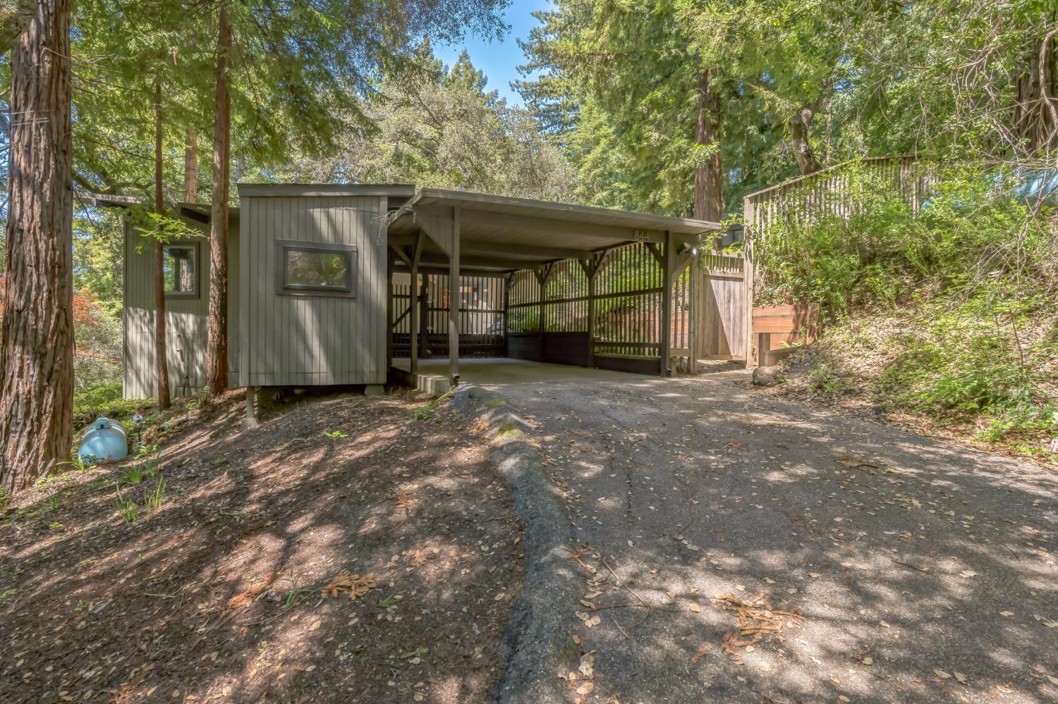844 Highland Drive