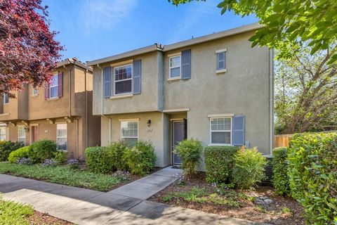 MLS: 225060075