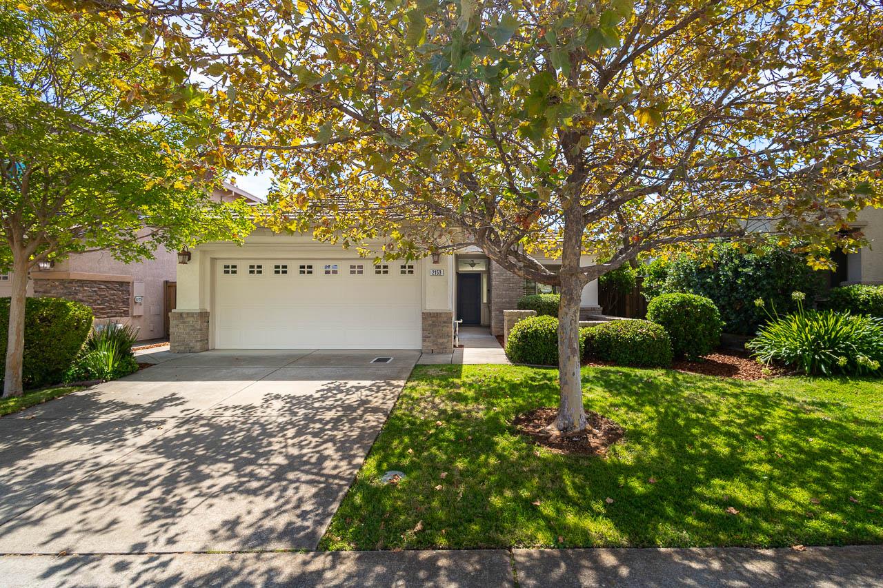 2153 Horseshoe Glen Circle