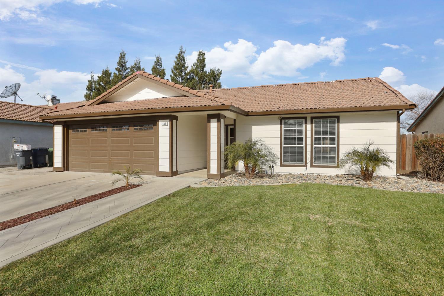 181 W Willow Creek Drive