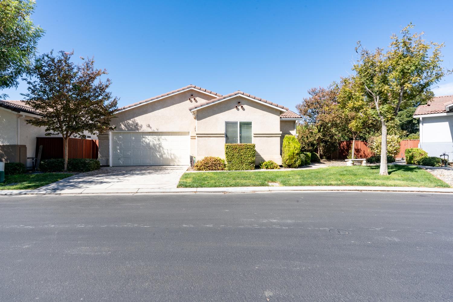 2957 La Vina Circle