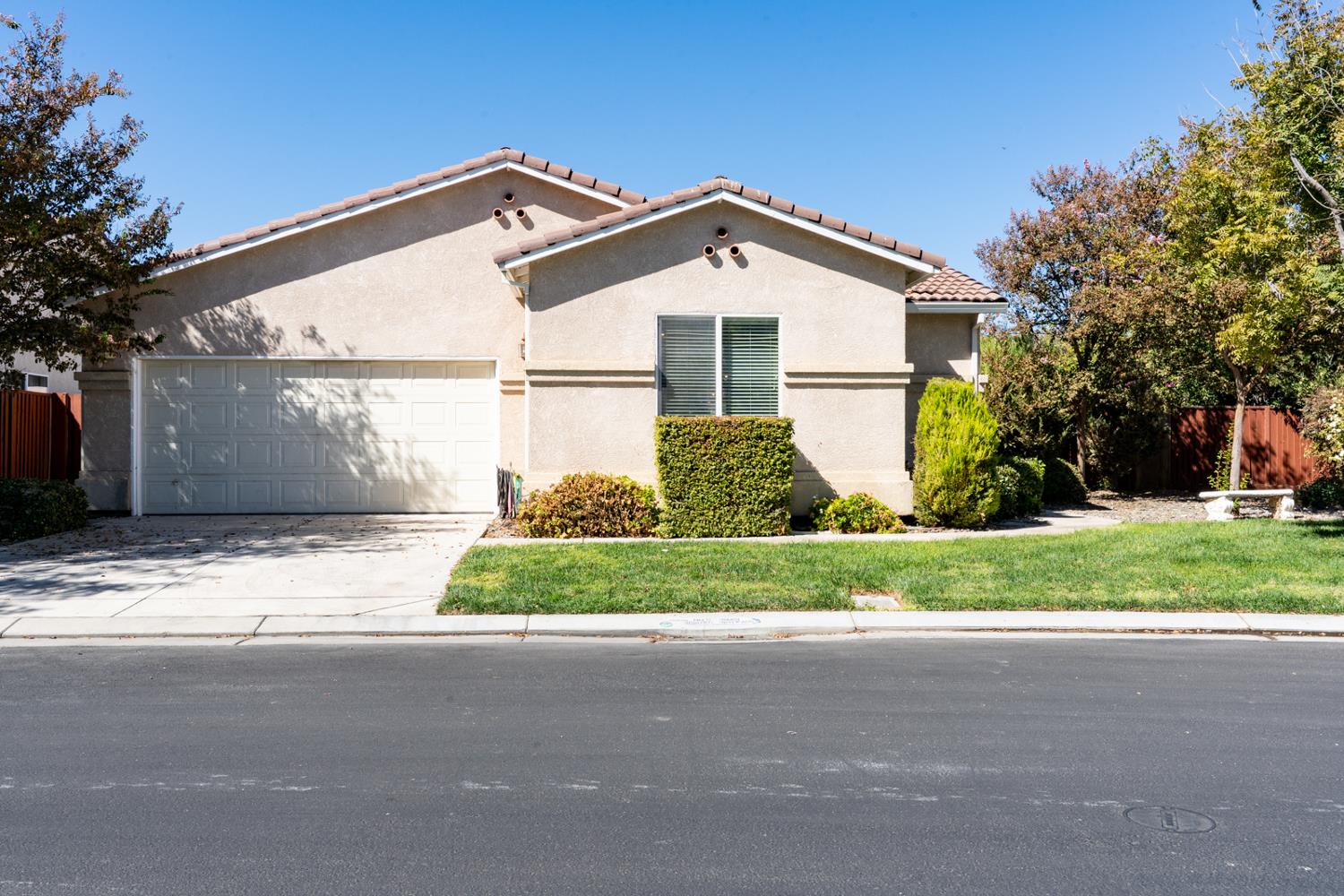 2957 La Vina Circle
