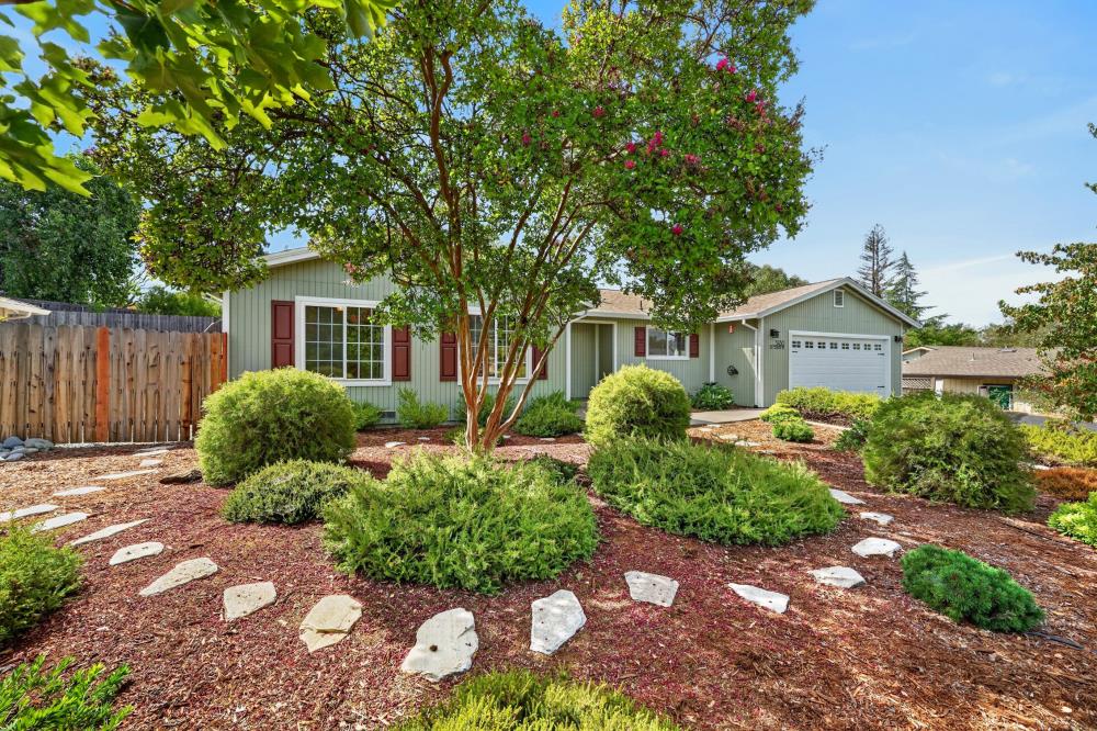 3450 La Canada Drive