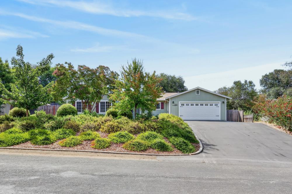 3450 La Canada Drive