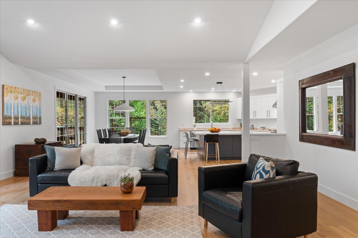 11189 Crystal View Heights