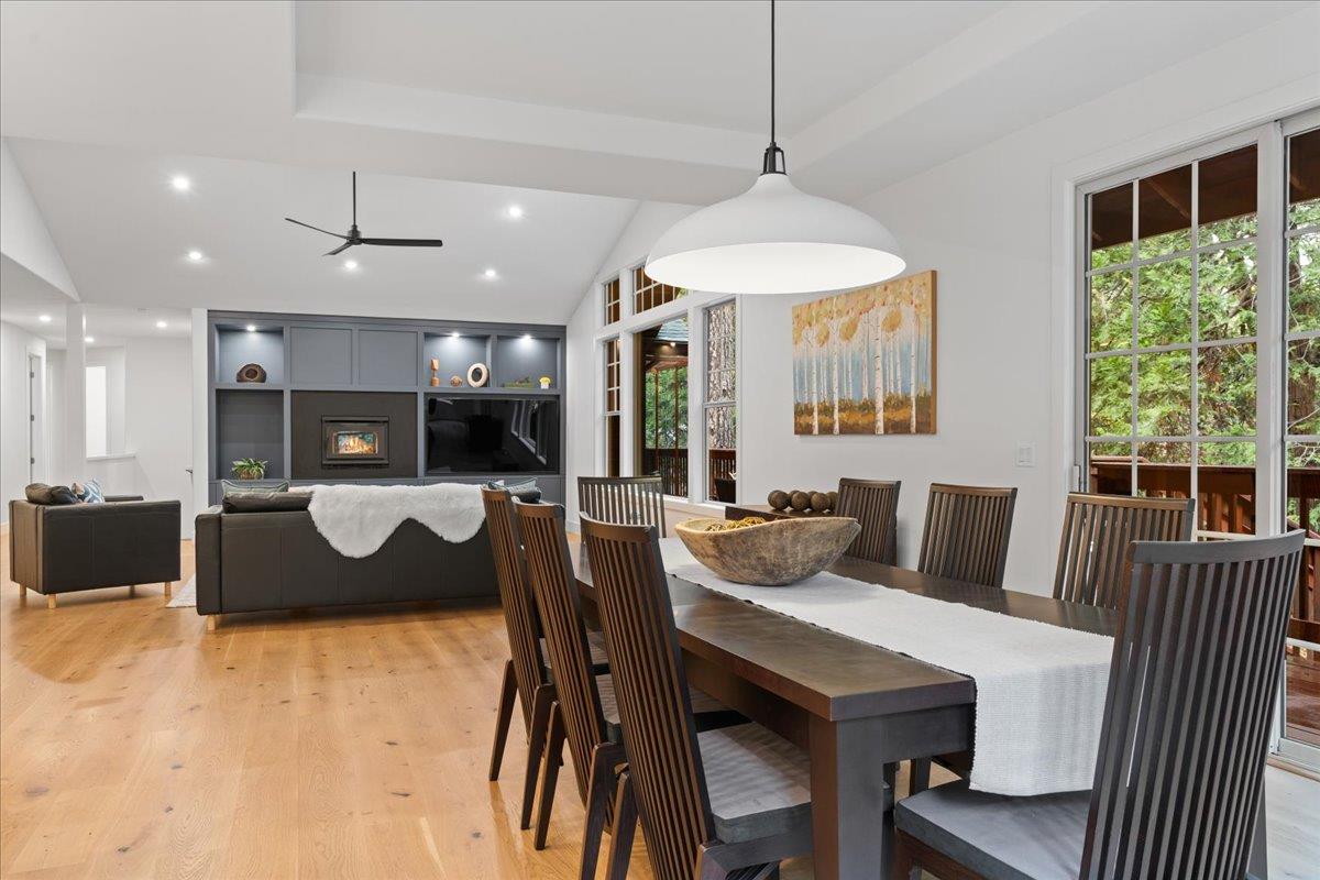 11189 Crystal View Heights