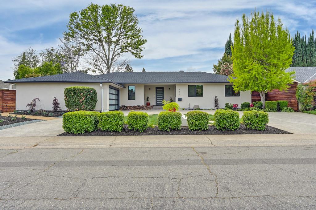 689 Morris Way