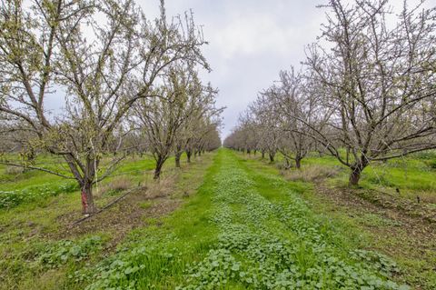 1941 N Dietz Road Earlimart CA 93219