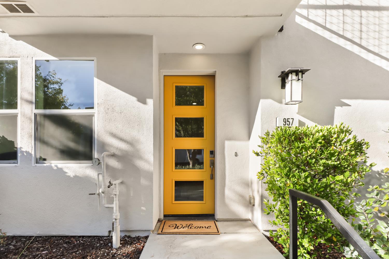 957 Jacobsen Lane