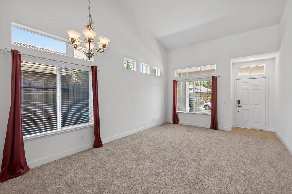 7116 Lyndale Cir