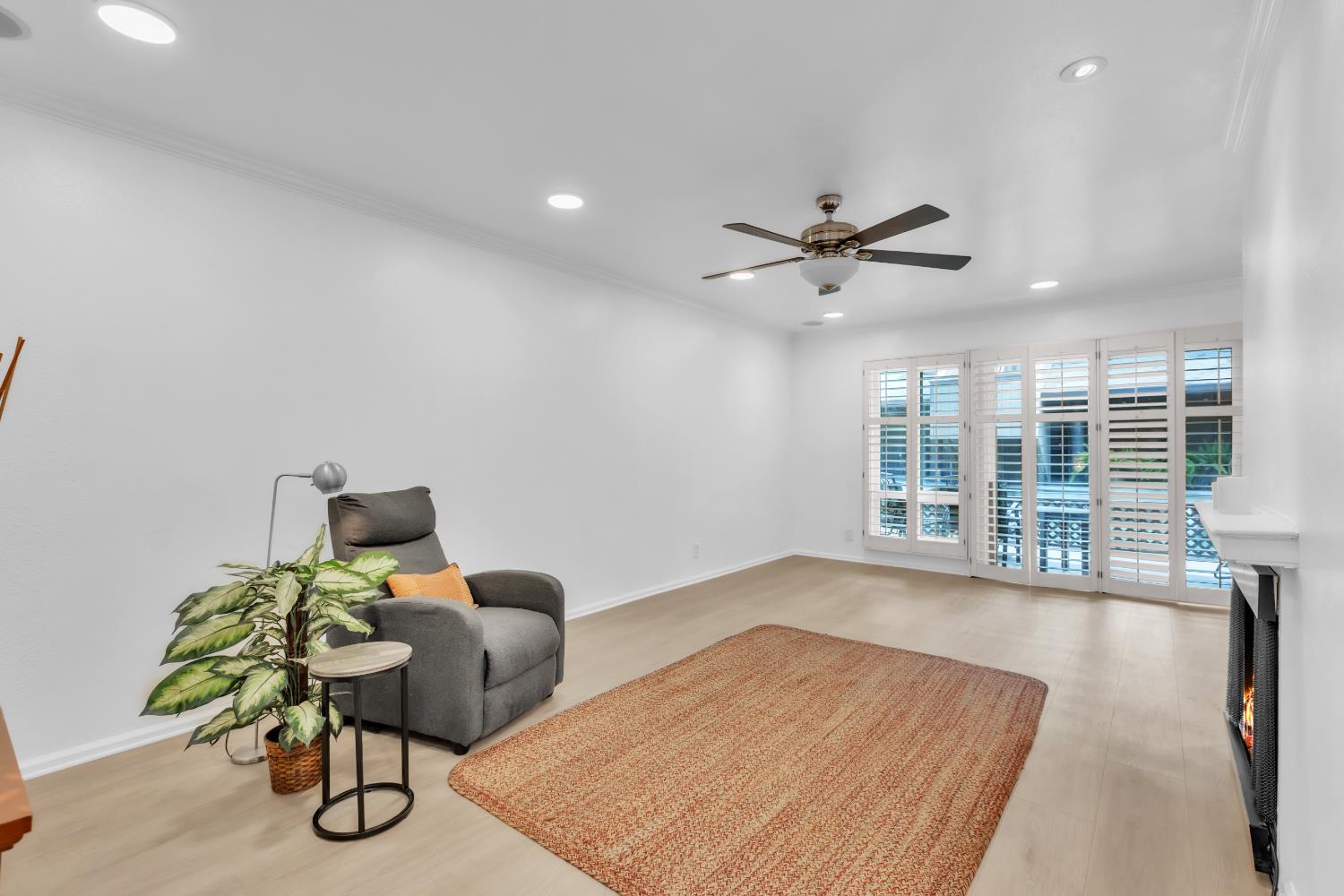 2476 Larkspur Lane 169