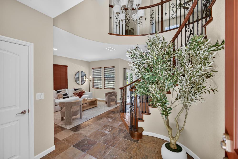 8048 Linda Isle Lane