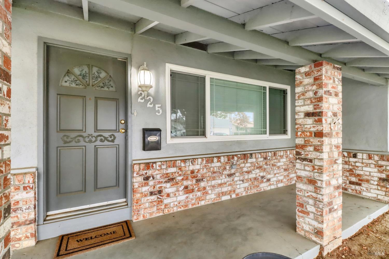 225 E Chestnut Street