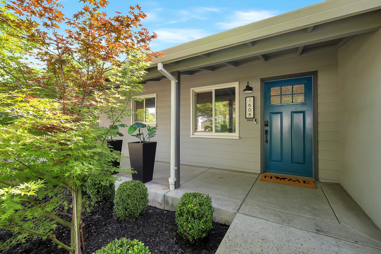 1608 Los Molinos Way