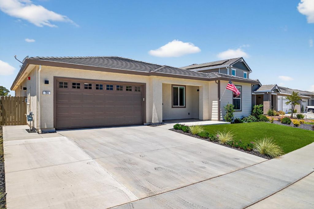 Photo of 784 Cross Creek Lane, Lincoln, CA 95648 (MLS # 226016703)