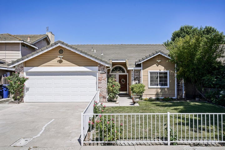 424 Goldrun Drive, Modesto, CA 95354