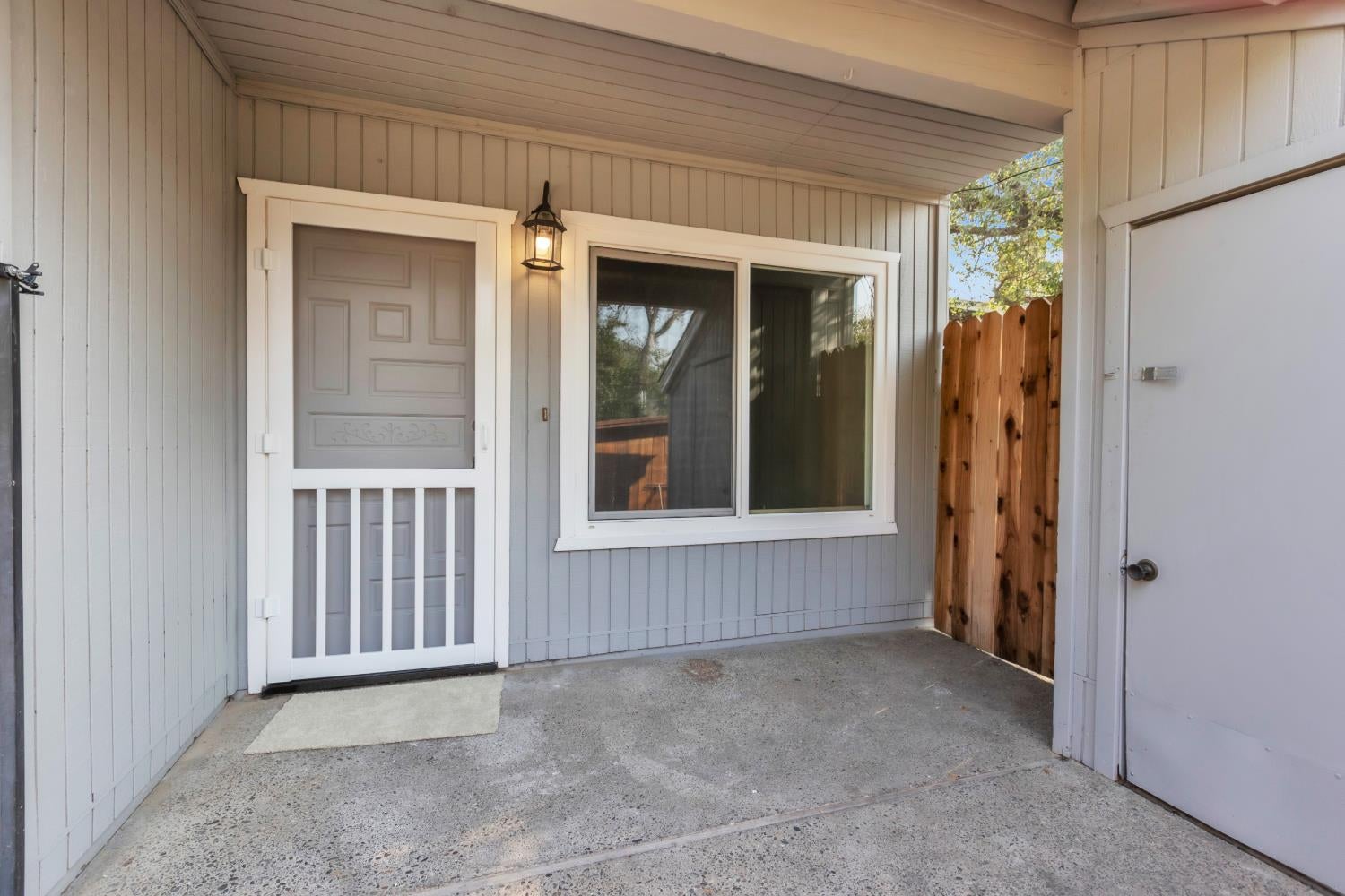 6910 Folsom Oaks Court