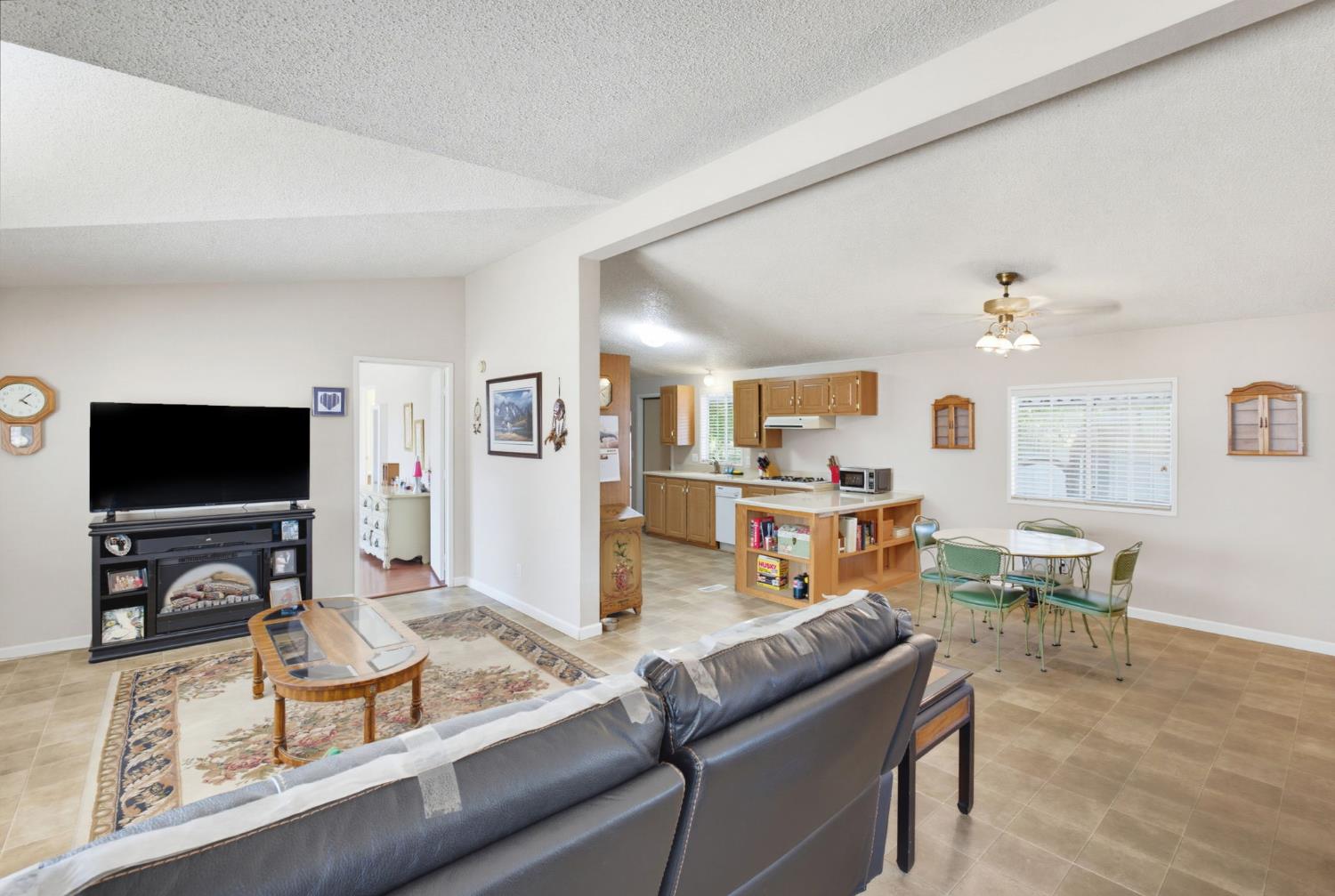 4268 Castlewood 86