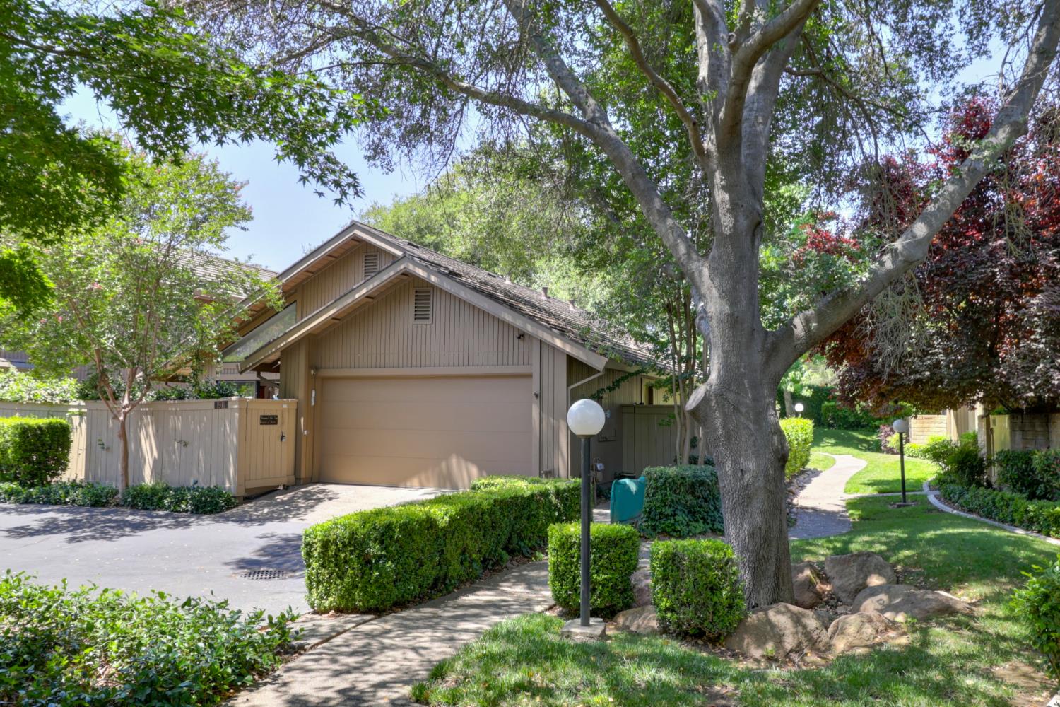 1911 Discovery Village Lane