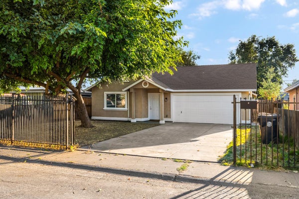 3919 HURON ST, SACRAMENTO, CA 95838 - Image d461d062a7b63a7402cbe8a93dfbf770/3419947613