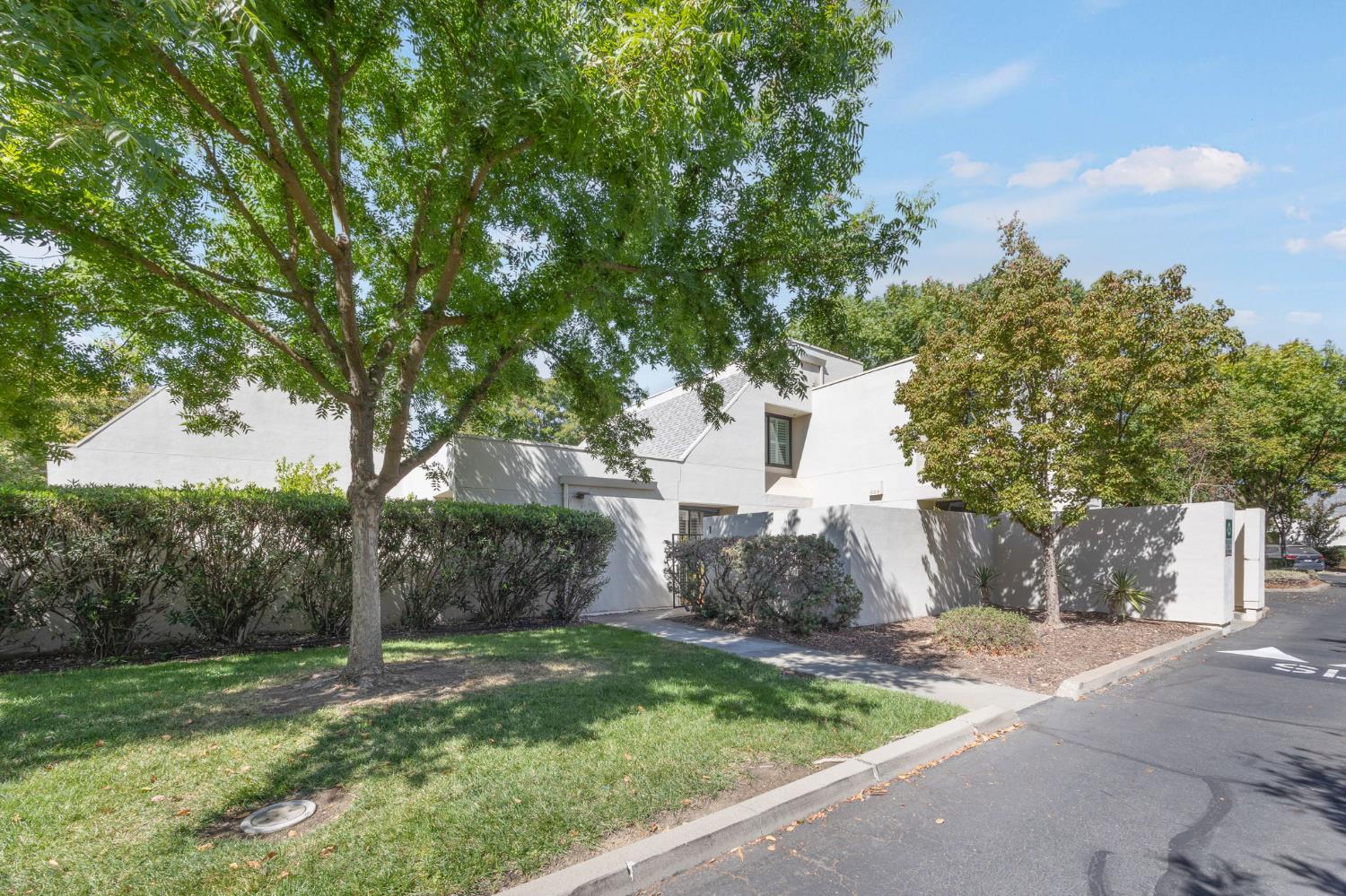 909 Alvarado Avenue 1