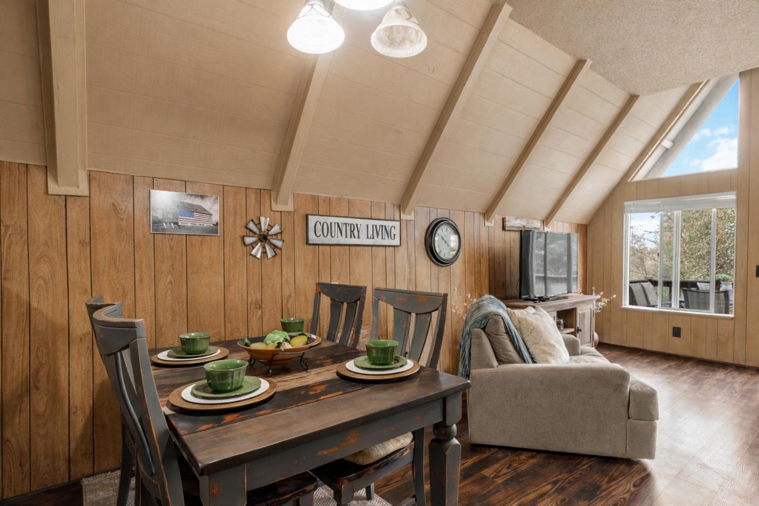 6275 Crystal Boulevard