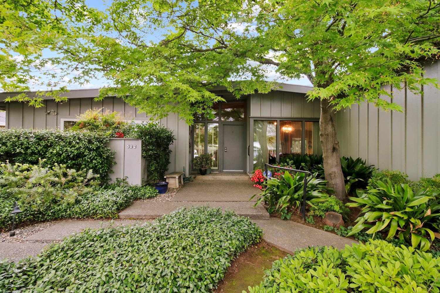 522 Sydling Court