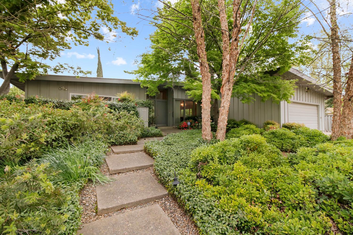 522 Sydling Court