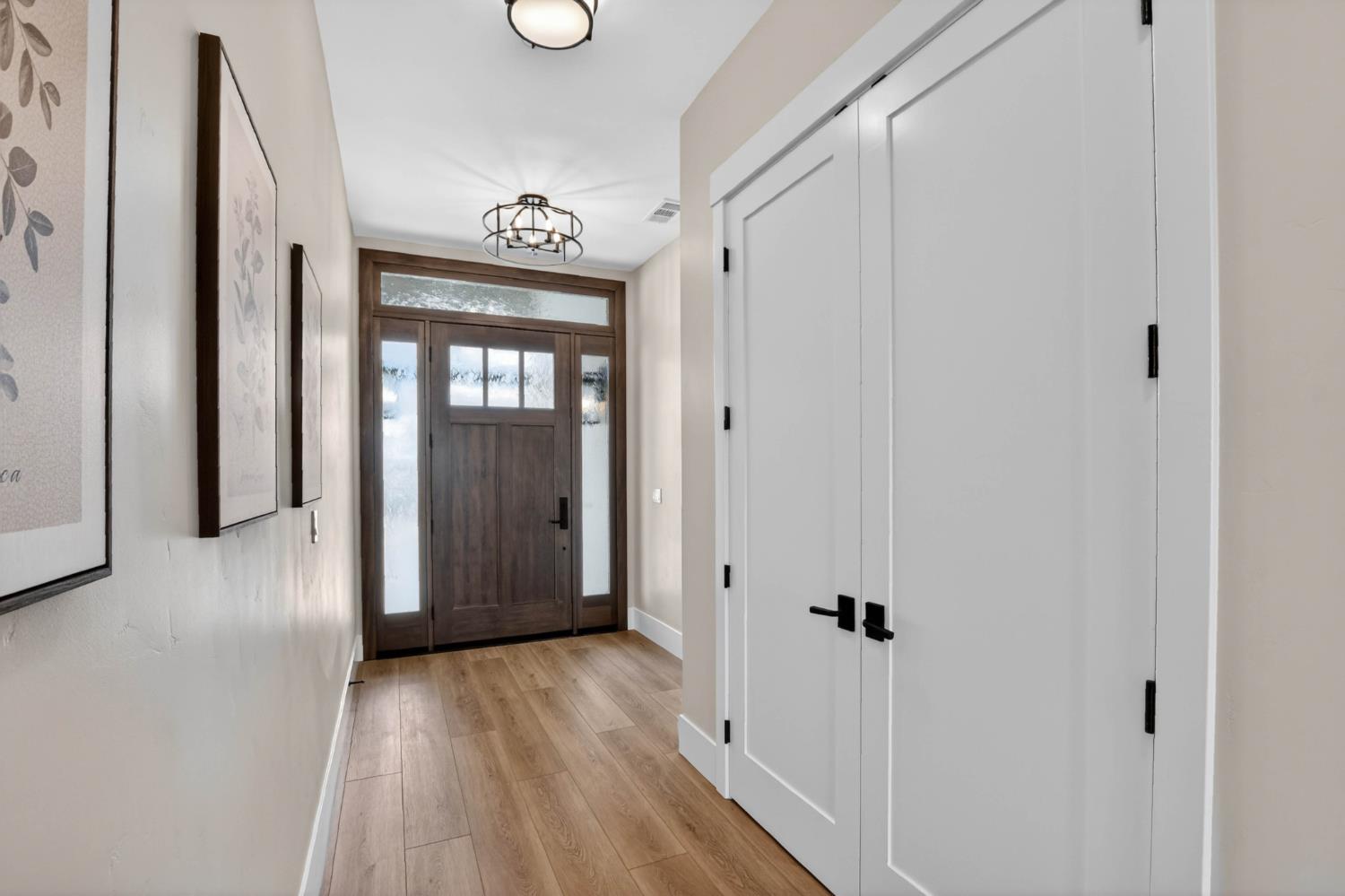 5709 Thomson Loop