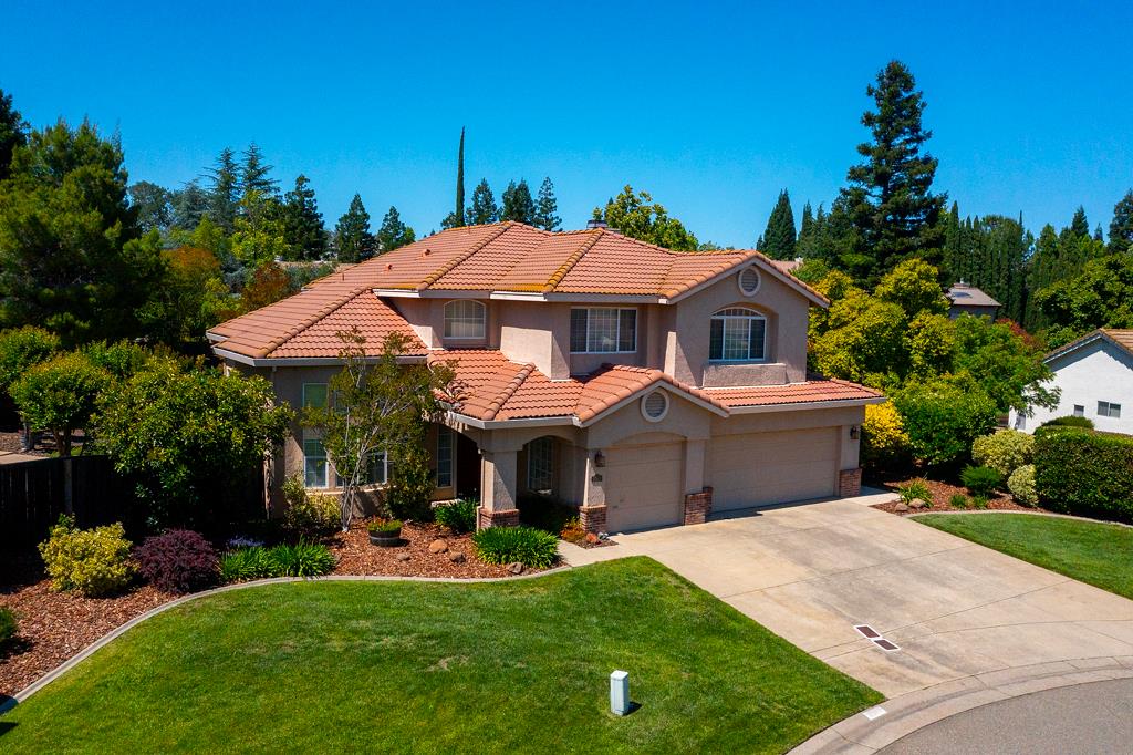 2044 Bates Circle