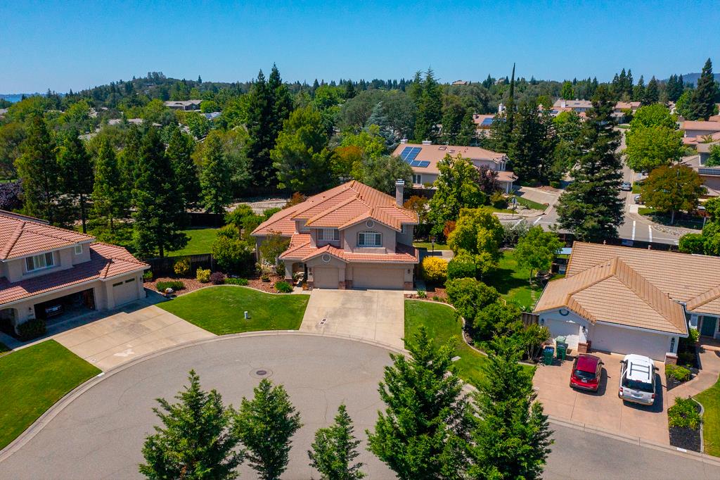 2044 Bates Circle