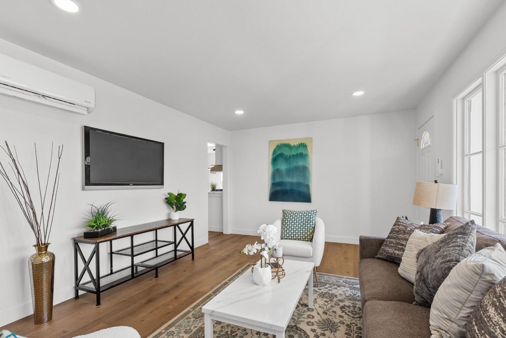 Photo of 5625 La Campana Way, Sacramento, CA 95822 (MLS # 226033924)