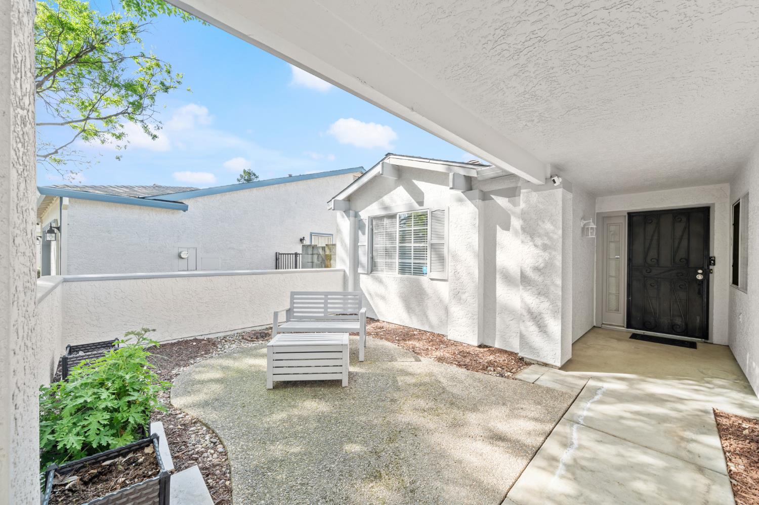 7579 Sunmore Lane